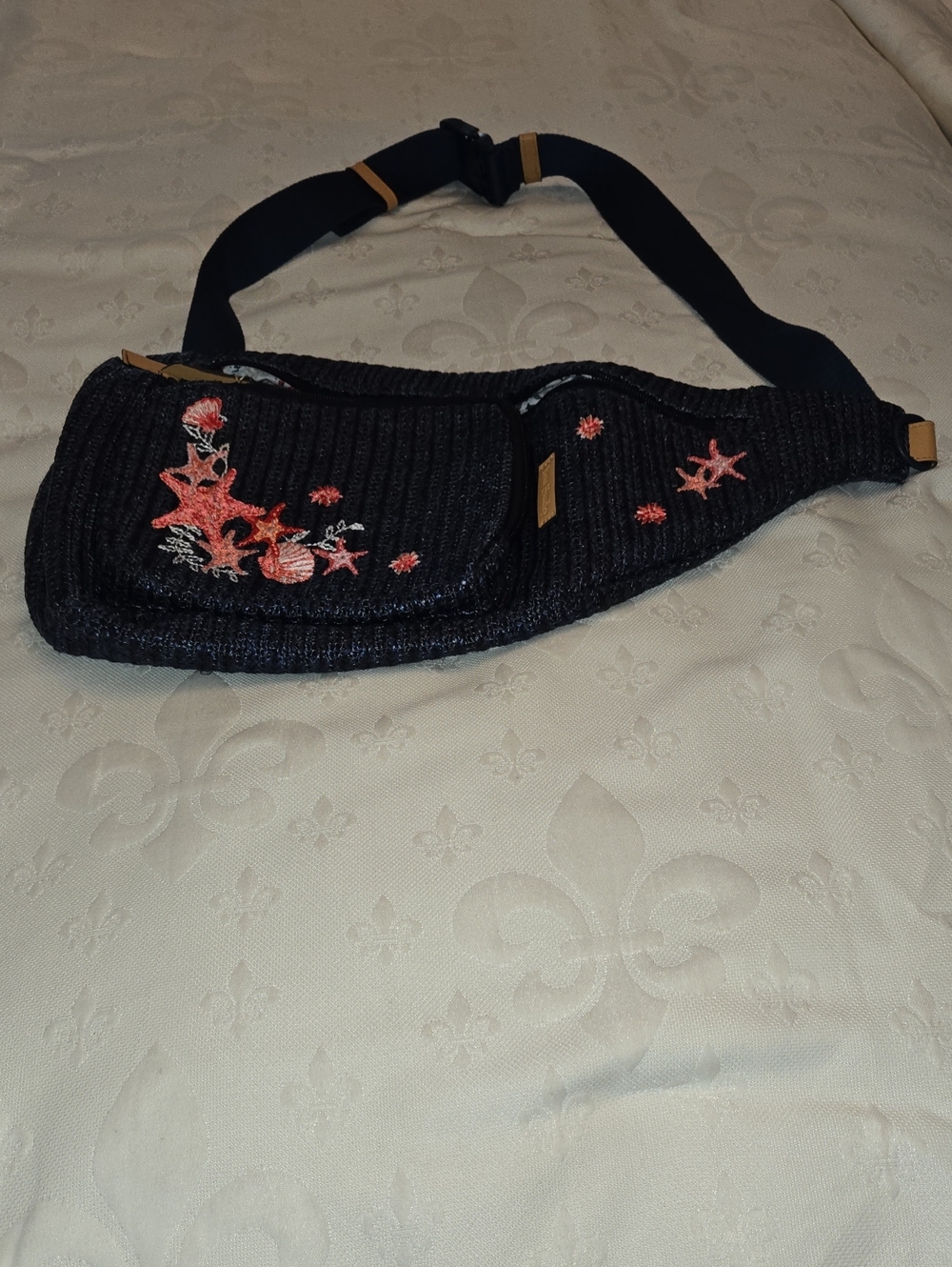 Vera Bradley Sling/Shoulder Bag